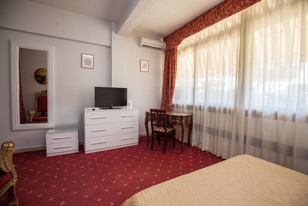 Hotel Giulietta E Romeo Casal Palocco Exterior photo
