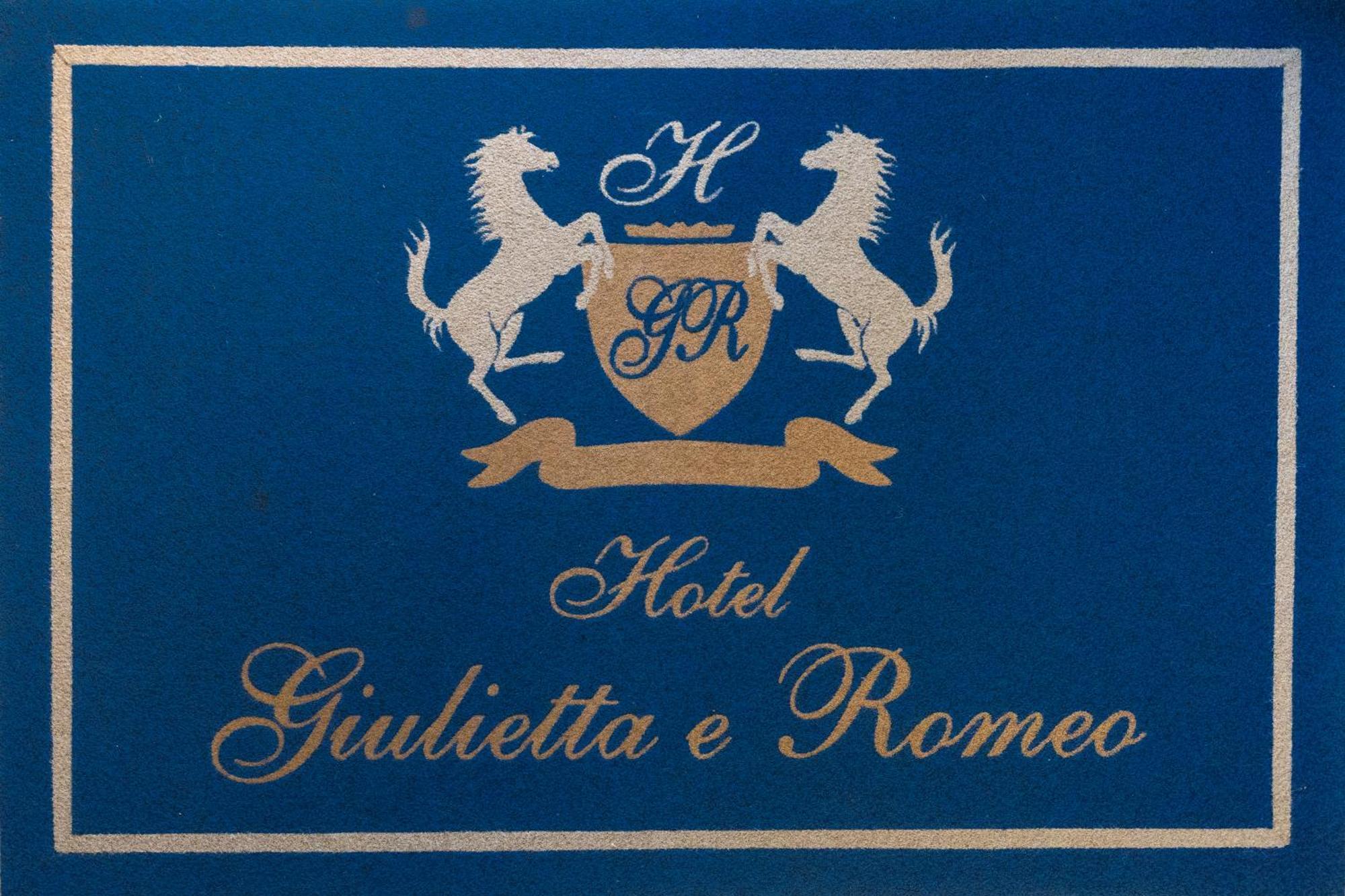 Hotel Giulietta E Romeo Casal Palocco Exterior photo