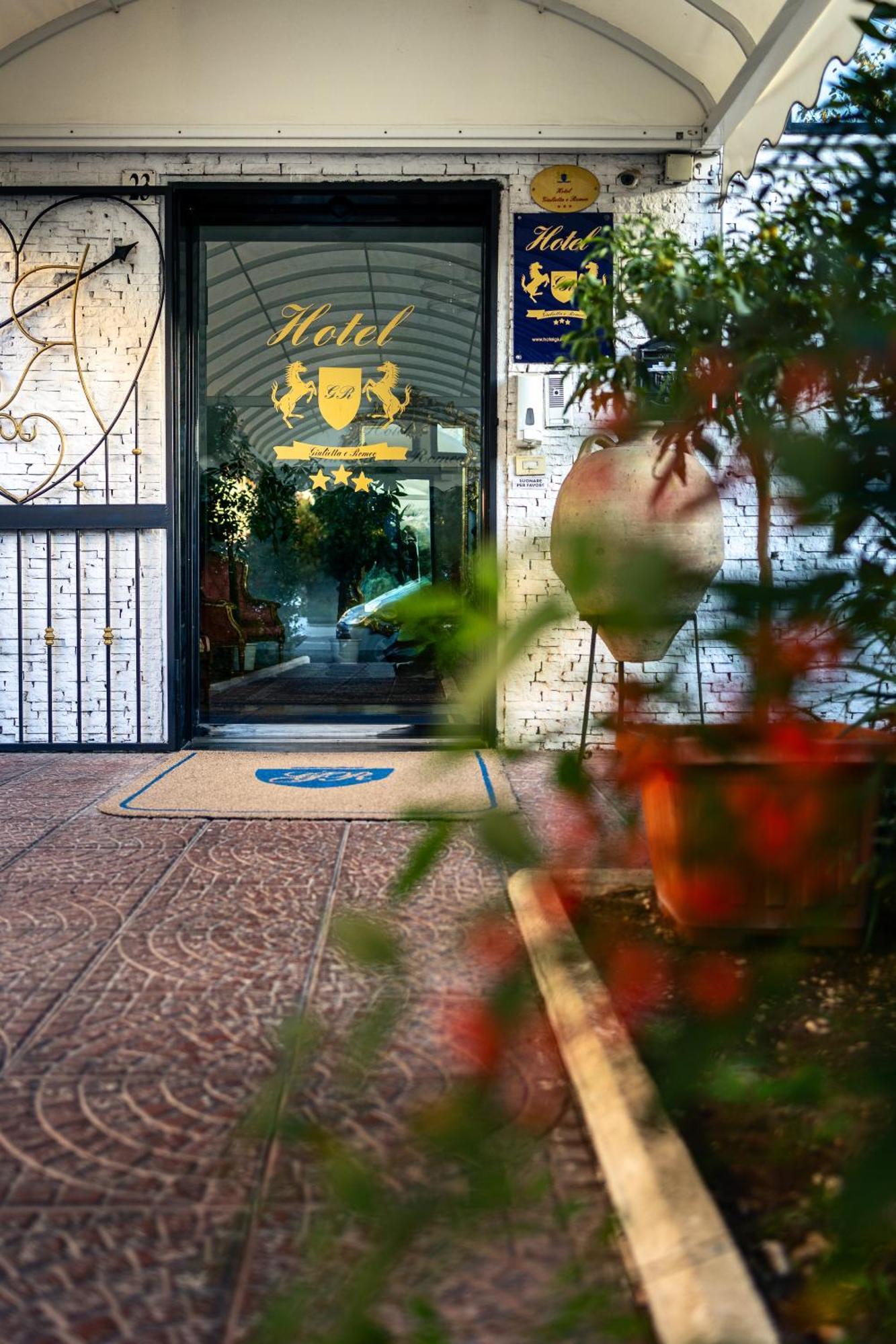 Hotel Giulietta E Romeo Casal Palocco Exterior photo