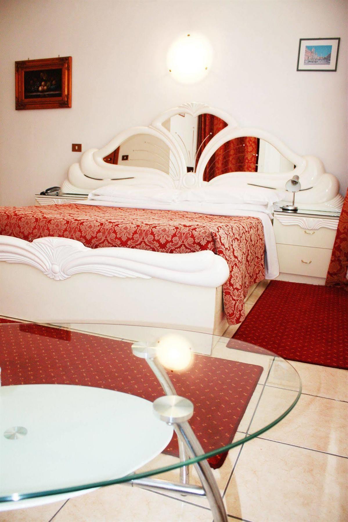 Hotel Giulietta E Romeo Casal Palocco Exterior photo